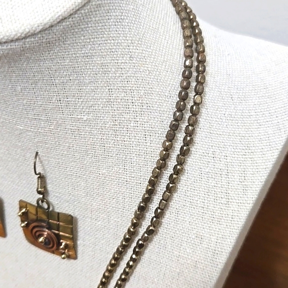 COPPER & BRASS ARTISAN CRAFTED PENDANT NECKLACE & MATCHING EARRINGS - Picture 4 of 5
